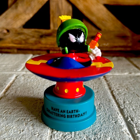 Marvin the Martian Figure Looney Tunes Birthday Cake Topper - Picture 1 of 7